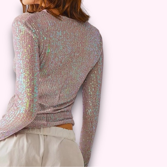 NEW Free People Gold Rush Top in Sweet Lavender. Size L - Picture 3 of 4